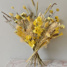 Load image into Gallery viewer, Everlasting Dried Bouquet
