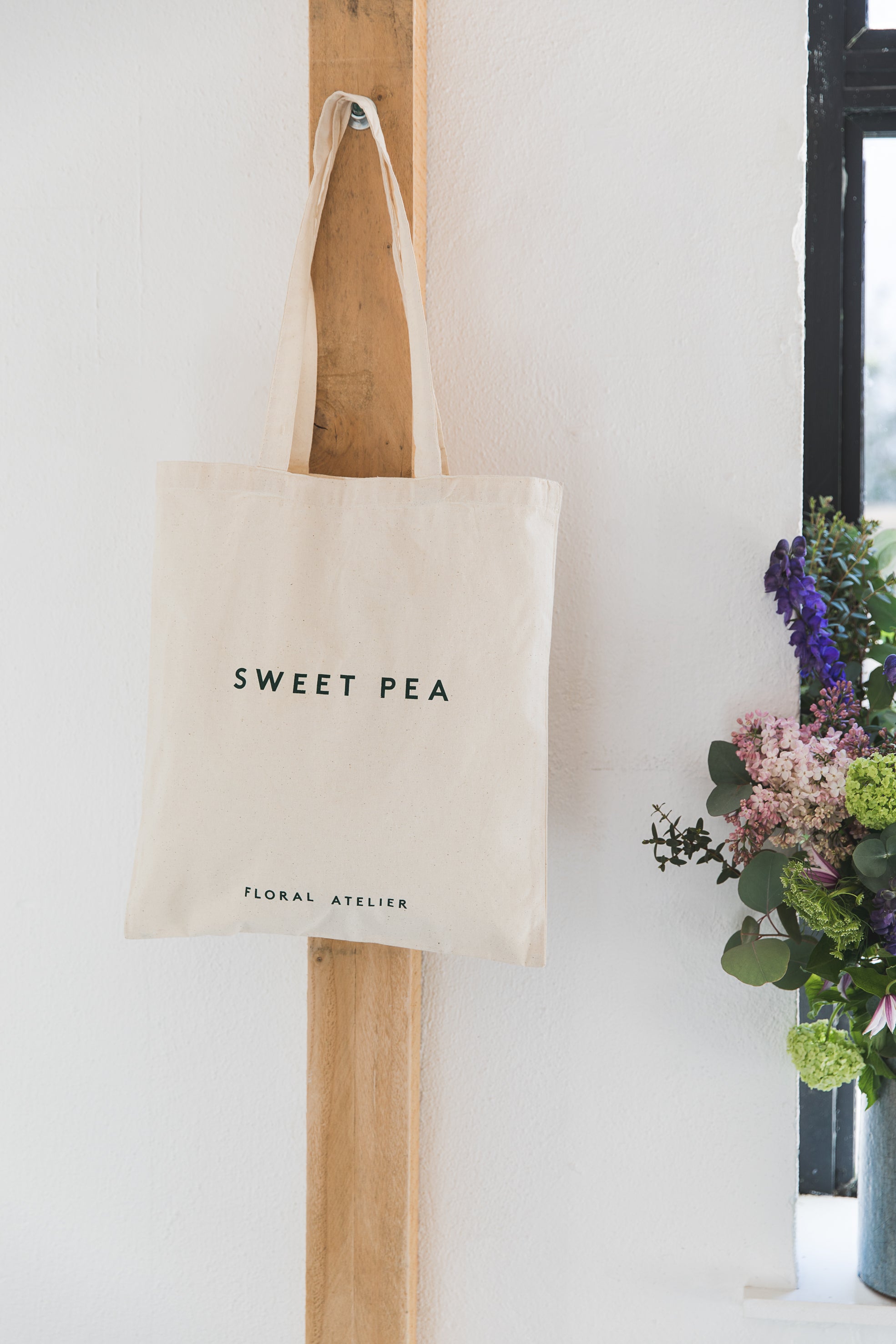 Sweet Pea Flowers Tote bag